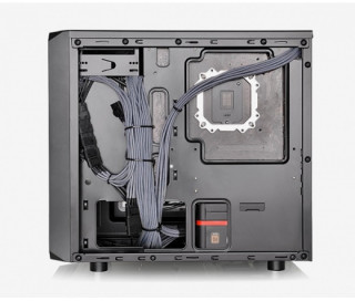 Thermaltake Versa H15 (Ablakos) PC