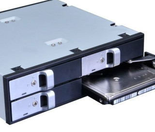 Akasa Lokstor M22 4bay 2,5" mobile rack PC